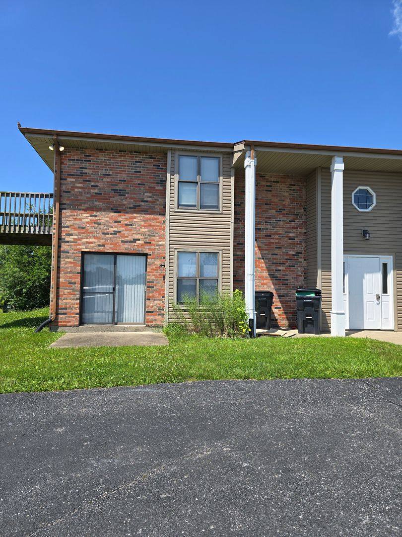 Apartment for rent at 117 Albany, Columbia, MO 65201