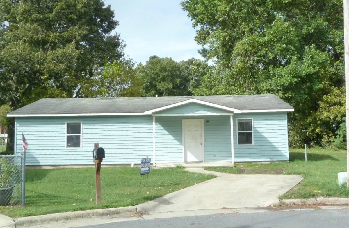 House for rent at 124 Franklin St, Elizabeth City, NC 27909