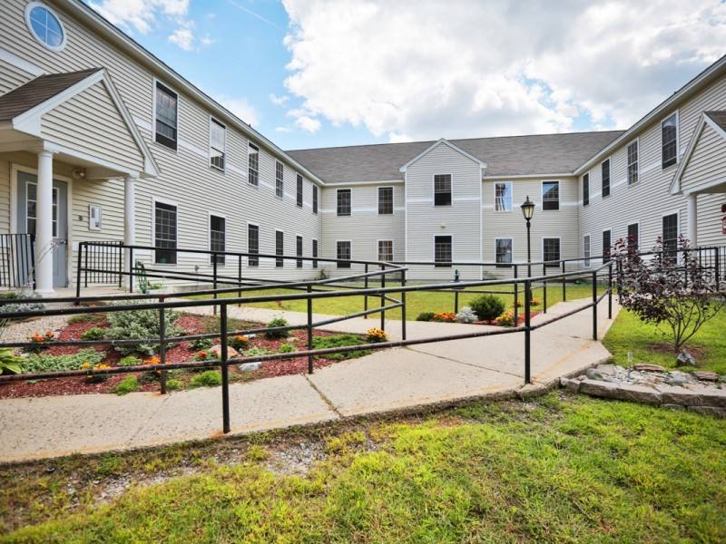Apartment for rent at 497-499 Silver St, Manchester, NH 03103