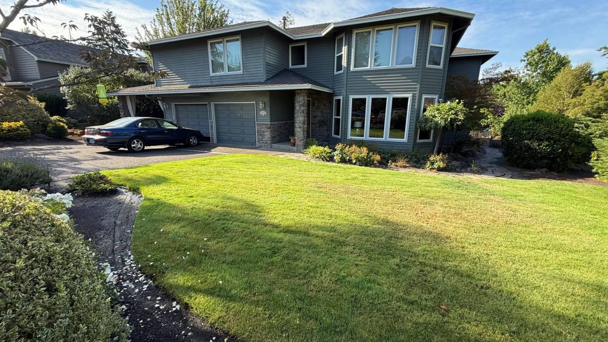 2765 NW Bauer Woods Dr, Portland, OR 97229
