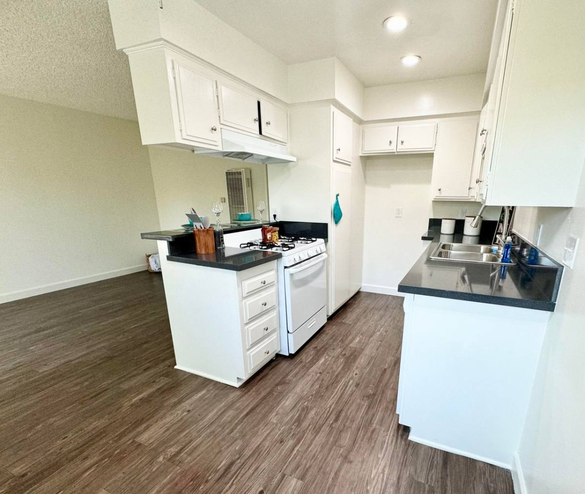 Apartment for rent at 1339-1349 E Grace St, Santa Ana, CA 92701