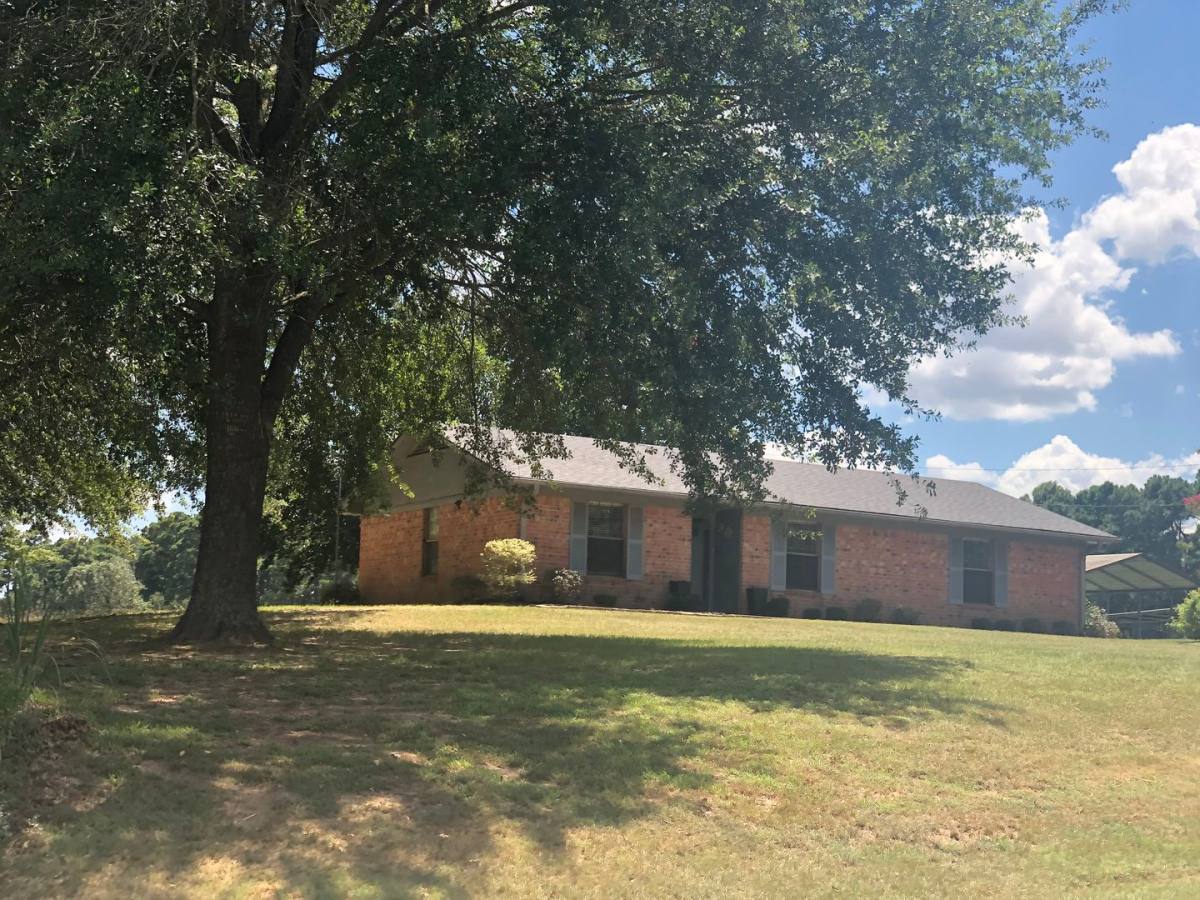 House for rent at 3920 Rupe Huffman Rd, Longview, TX 75605