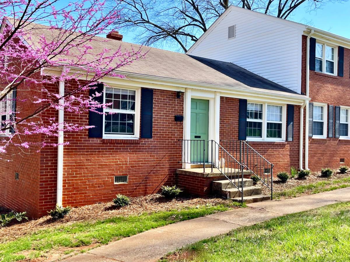 Townhouse for rent at 1000 Hill St, Greensboro, NC 27408