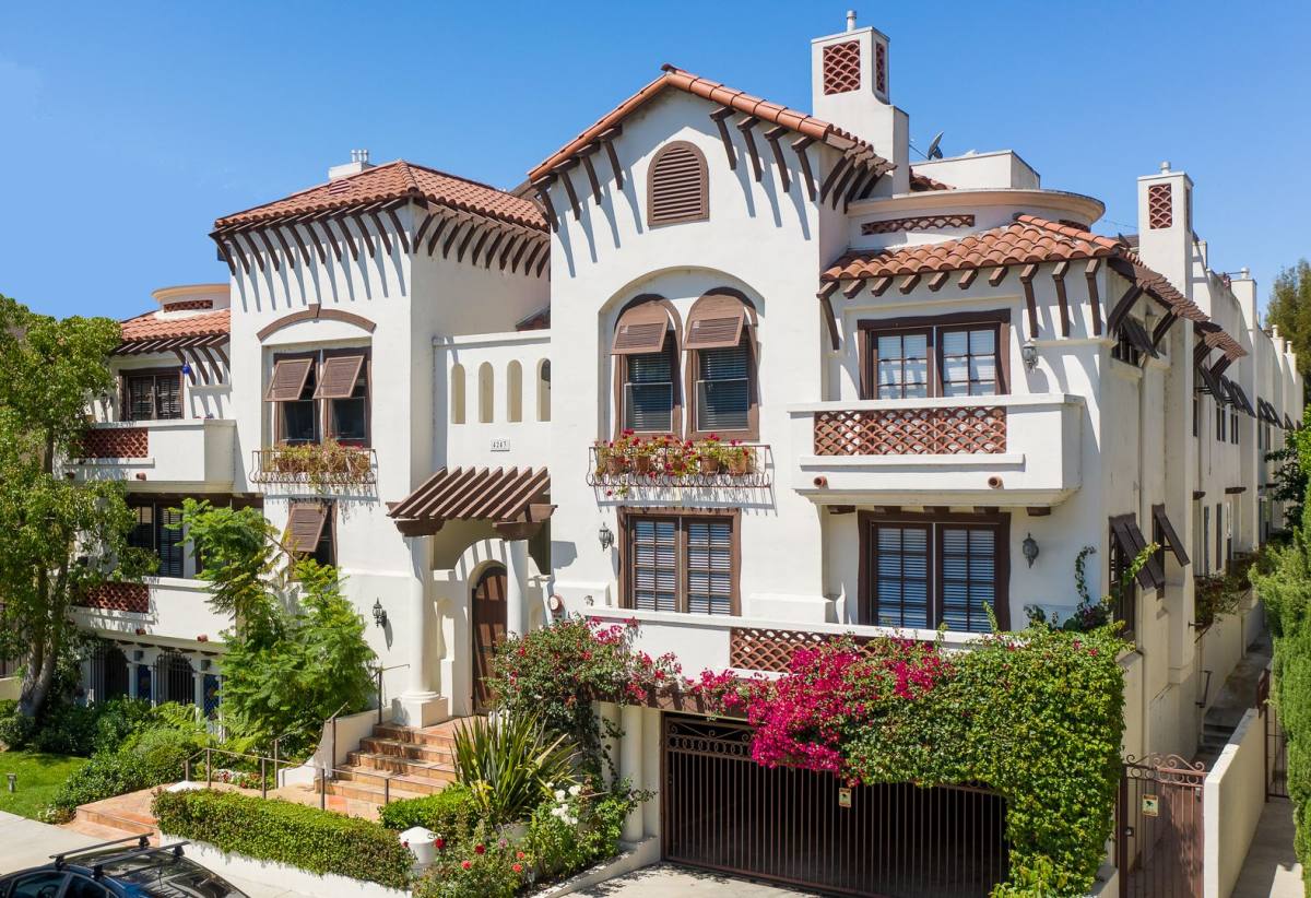 Apartment for rent at 4243 Mary Ellen Ave, Studio City, CA 91604