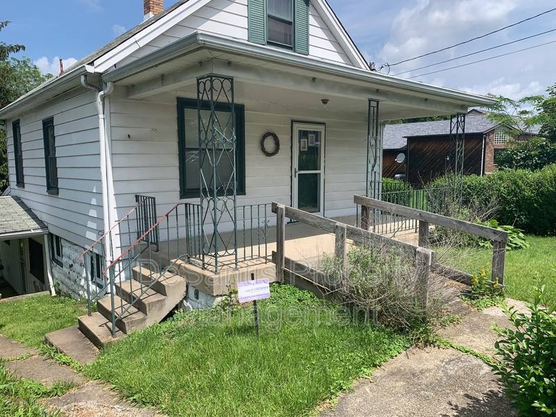 House for rent at 2071 Broadhead Rd, Aliquippa, PA 15001