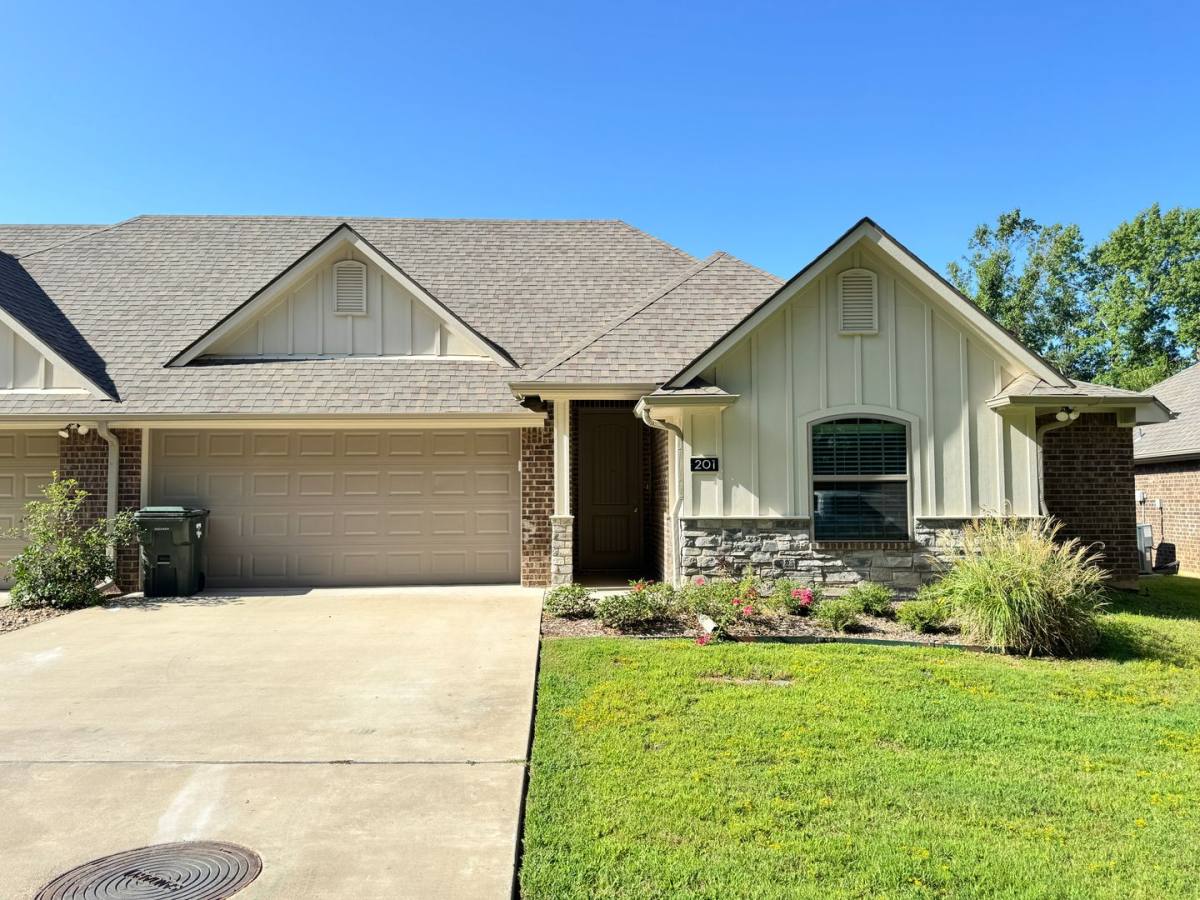 Apartment for rent at 1007 McClenny Dr, Tyler, TX 75703