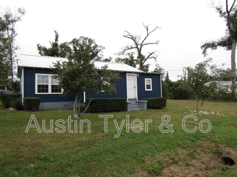 House for rent at 4750 Pelt St, Marianna, FL 32446