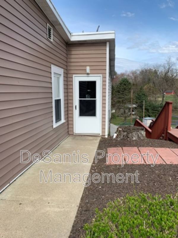 Apartment for rent at 2061 Broadhead Rd #1A, Aliquippa, PA 15001