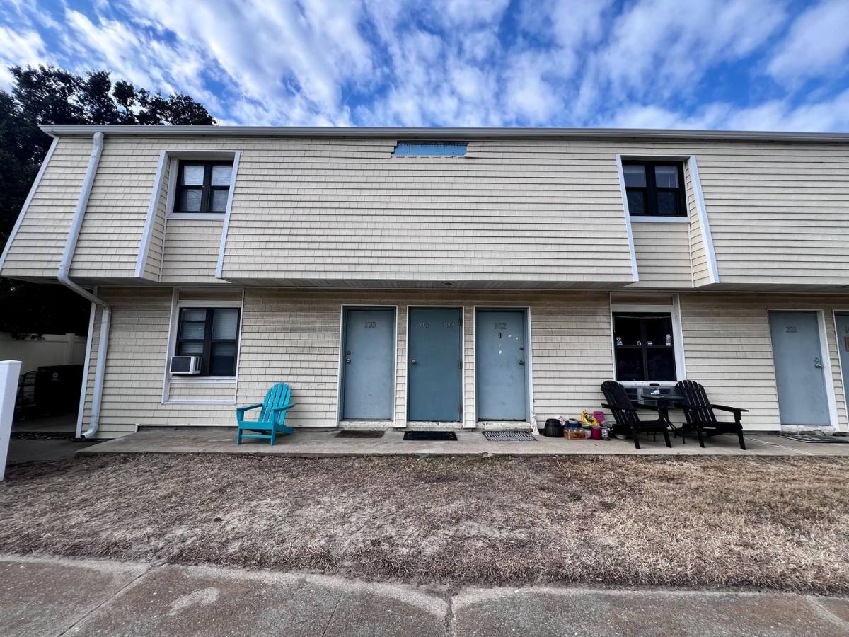 Condo for rent at 3145 Page Ave, Virginia Beach, VA 23451