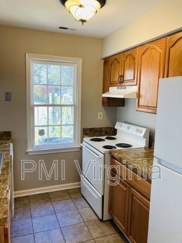 House for rent at 1077 Commonwealth Place, Virginia Beach, VA 23464