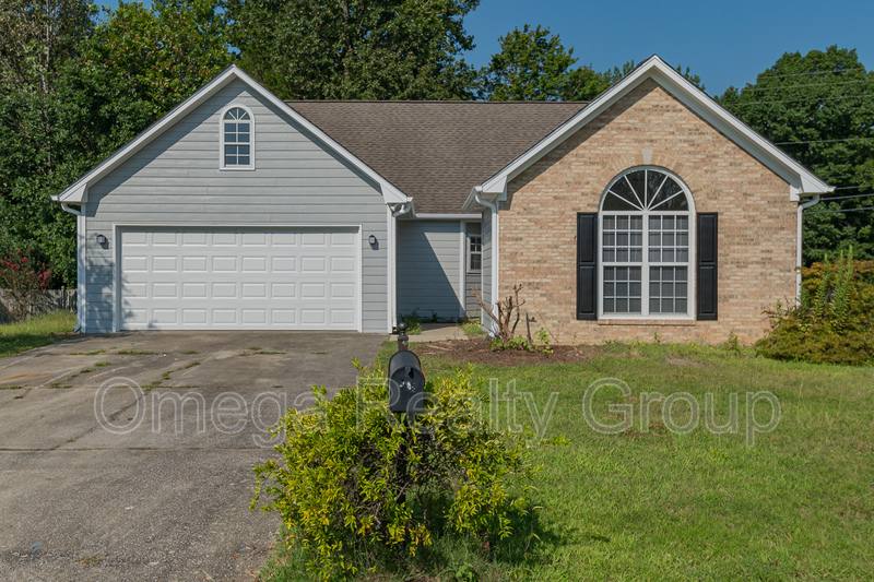 House for rent at 400 Cedar Grove Lane, Alabaster, AL 35114