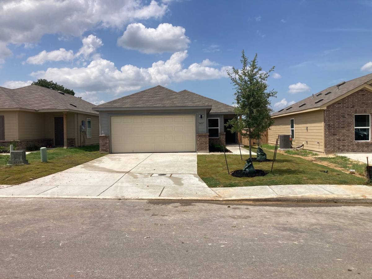 House for rent at 3457 McCrae Crossing, San Antonio, TX 78264
