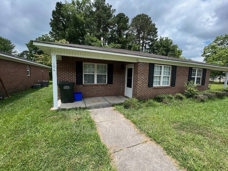 Townhouse for rent at 106 S James St, Princeton, NC 27569
