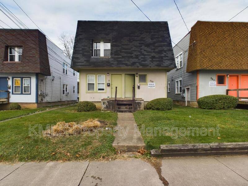 Apartment for rent at 539 Gage St, Akron, OH 44311