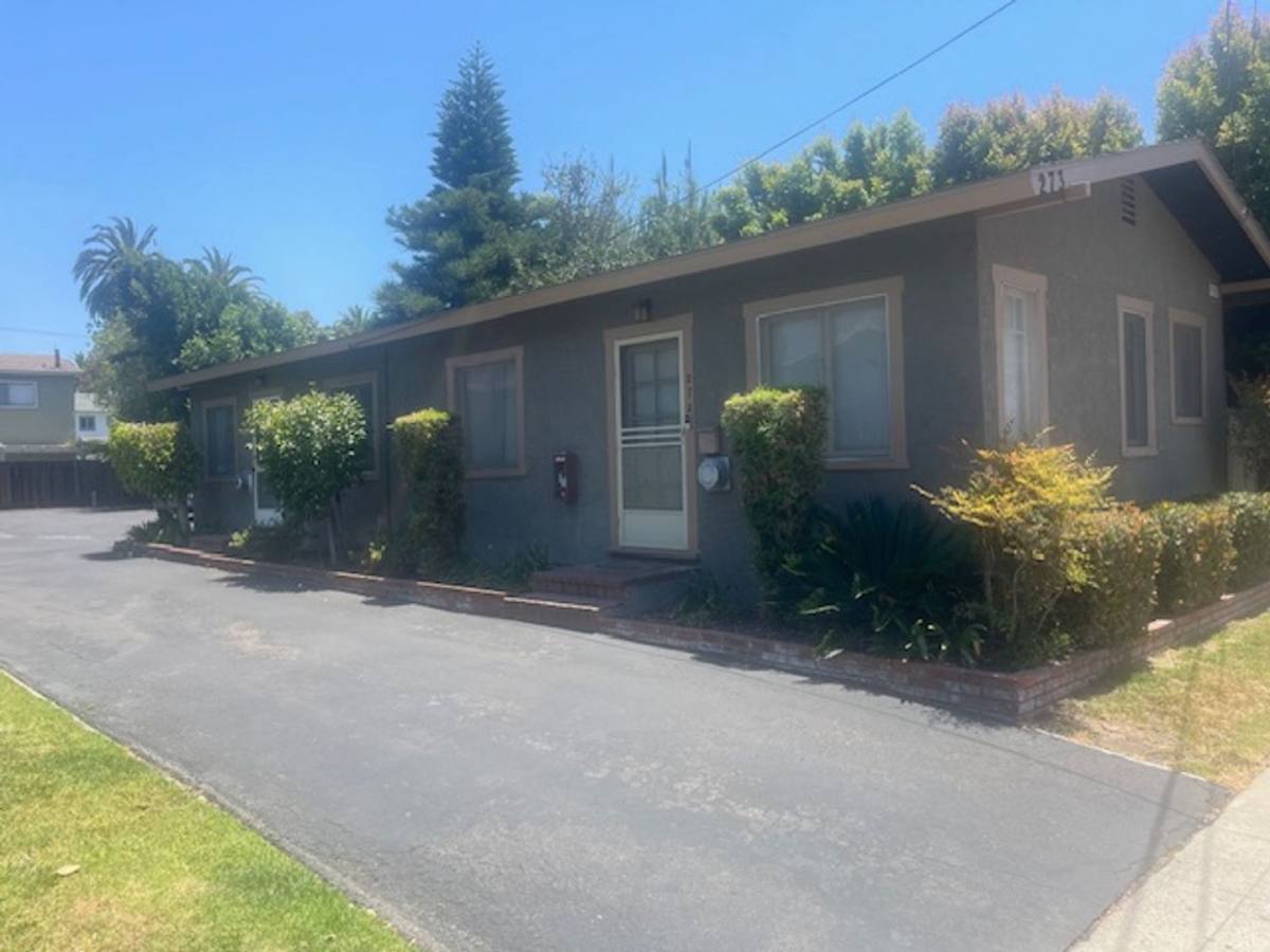 Apartment for rent at 265 S Cypress St, Orange, CA 92866
