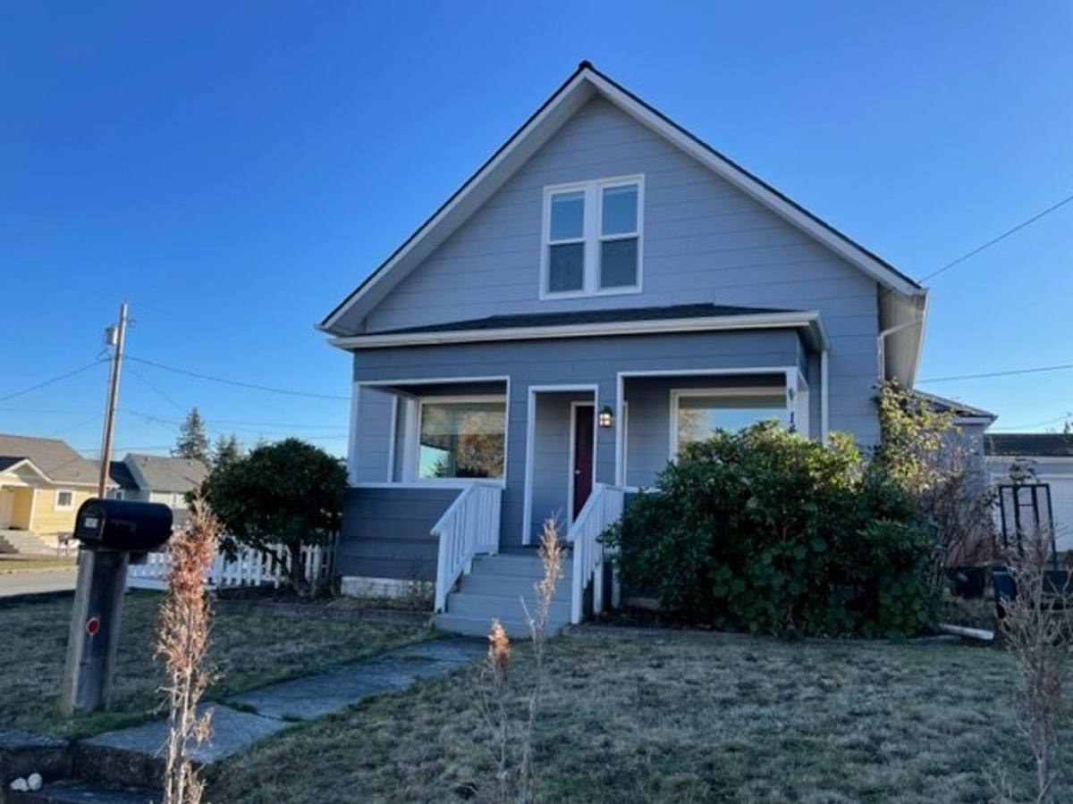House for rent at 1401 16th St, Anacortes, WA 98221