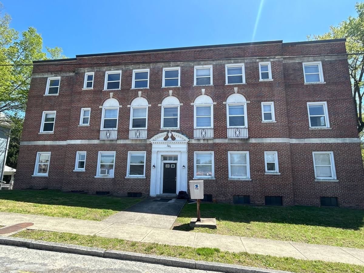 Apartment for rent at 341 Franklin St, Mount Airy, NC 27030