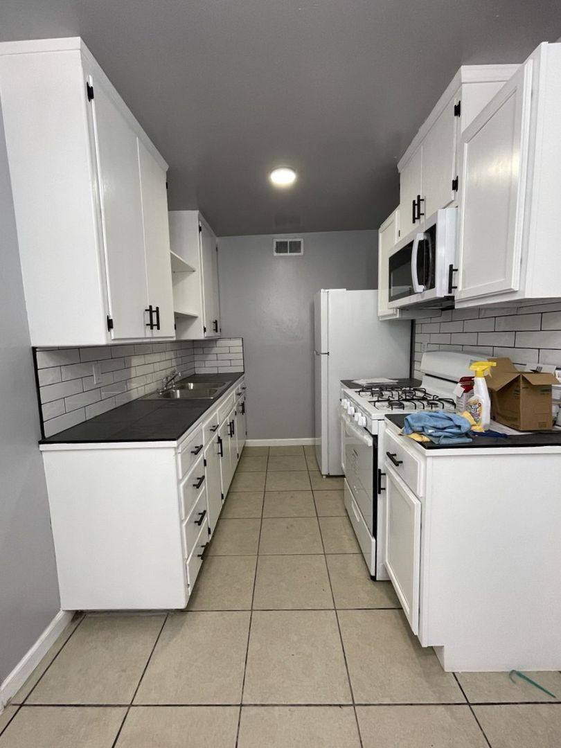Apartment for rent at 4348 E Fairfax Ave, Fresno, CA 93703
