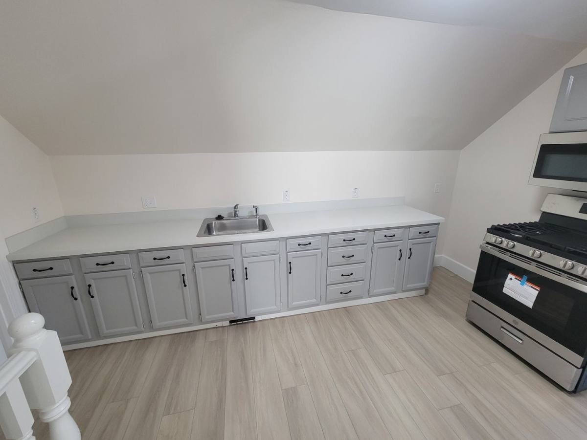 Apartment for rent at 9 Bartlett, Beverly, MA 01915