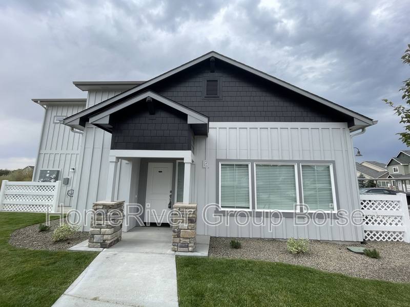 Townhouse for rent at 911 E Travel Lane #104, Kuna, ID 83634