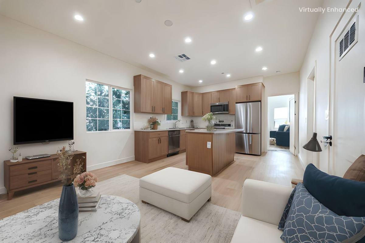 Apartment for rent at 4220 1 2 W Adams Blvd, Los Angeles, CA 90018