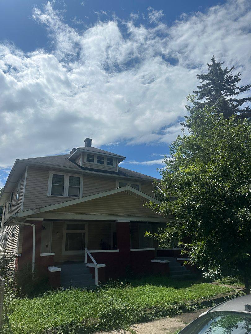 Apartment for rent at 400 N Grant Ave, Indianapolis, IN 46201
