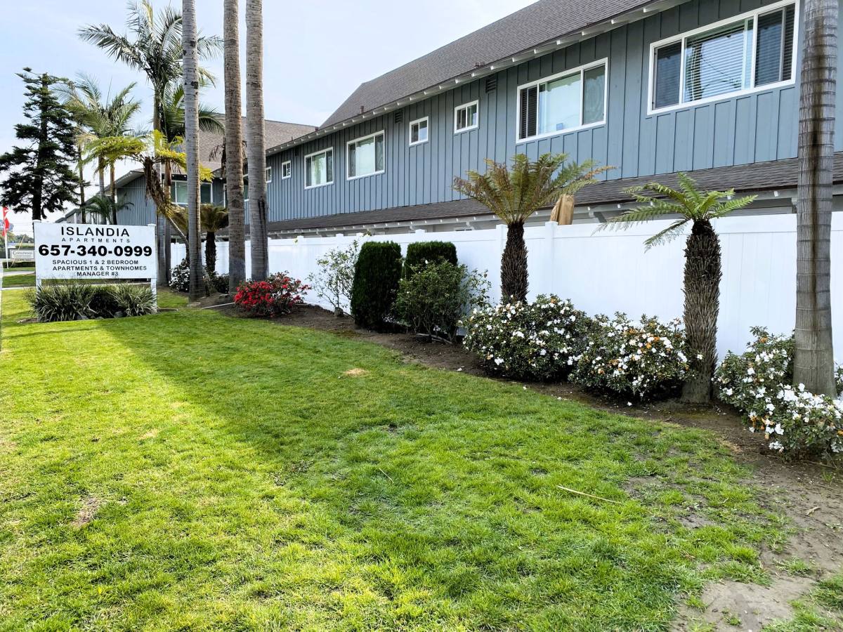 Apartment for rent at 7152 Fenway Dr, Westminster, CA 92683