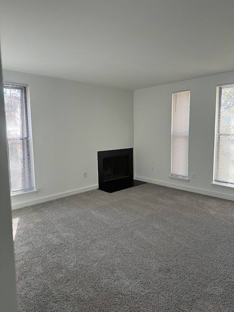 Apartment for rent at 1990 Laurel Rd, Clementon, NJ 08021