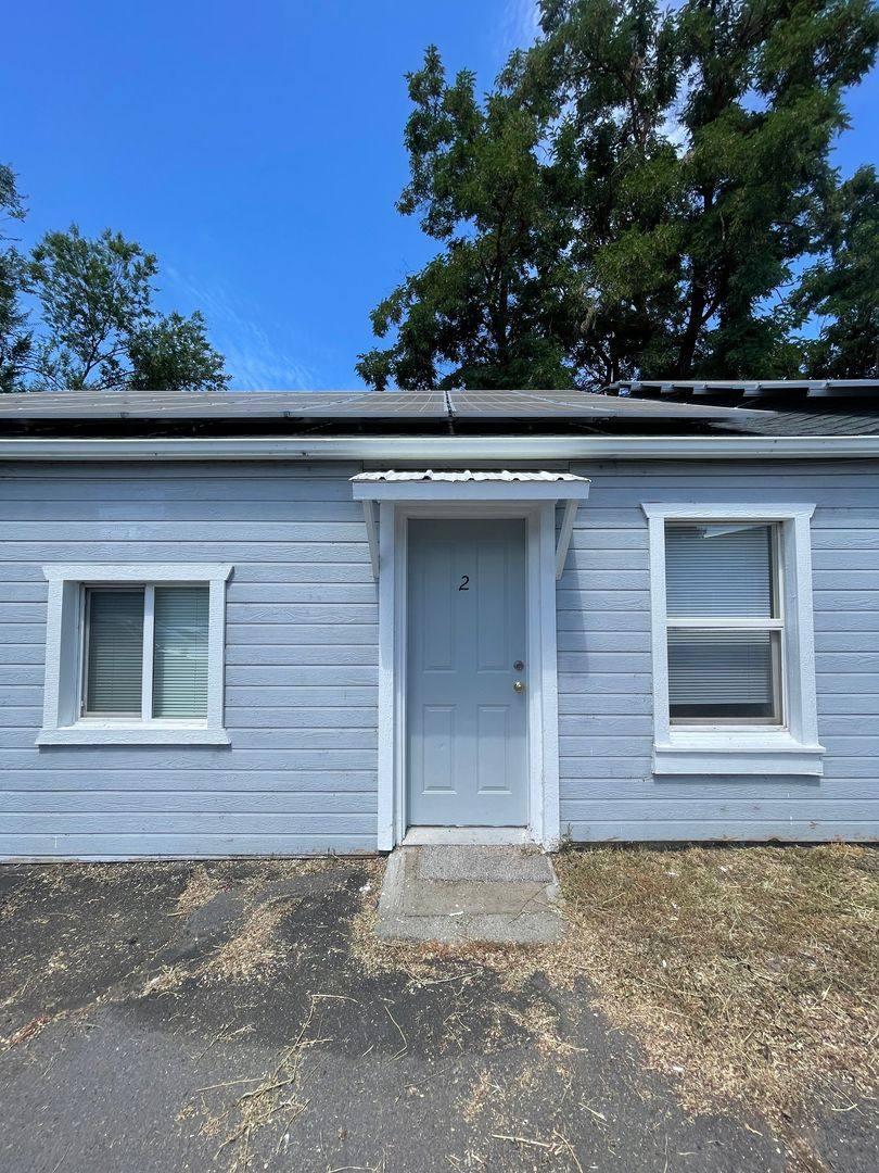 House for rent at 2045 Oregon Ave, Klamath Falls, OR 97601