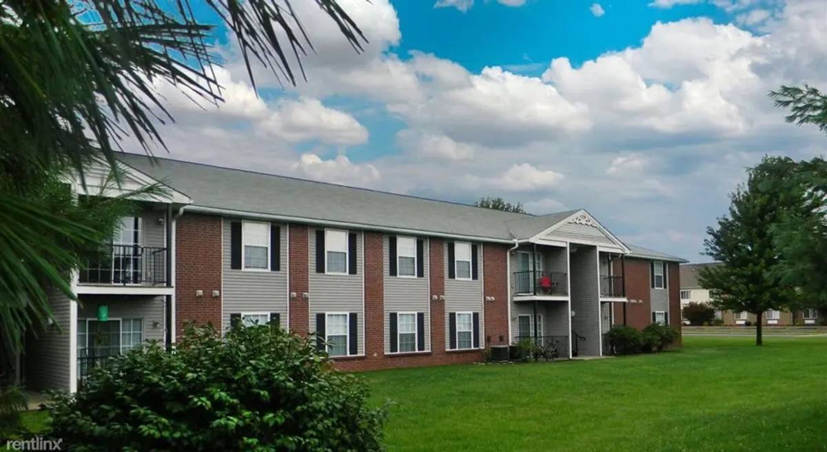 Apartment for rent at 410 Fir Rd, Carthage, MO 64836