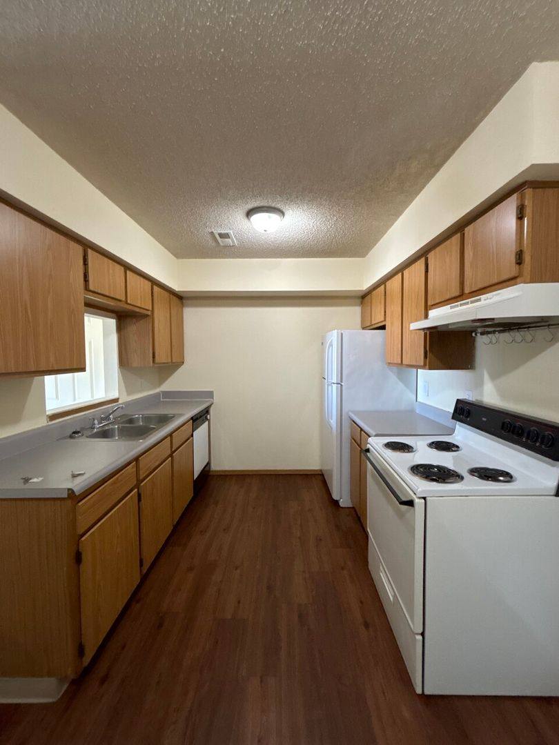 Apartment for rent at 410 Fir Rd, Carthage, MO 64836