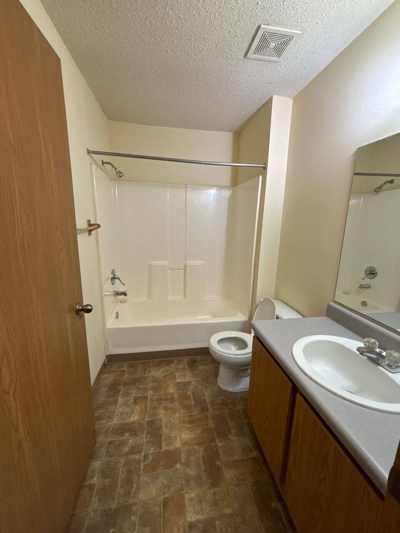 Apartment for rent at 410 Fir Rd, Carthage, MO 64836