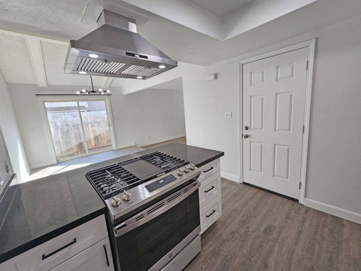 Apartment for rent at 1132 1134 Clinton Rd, Sacramento, CA 95825