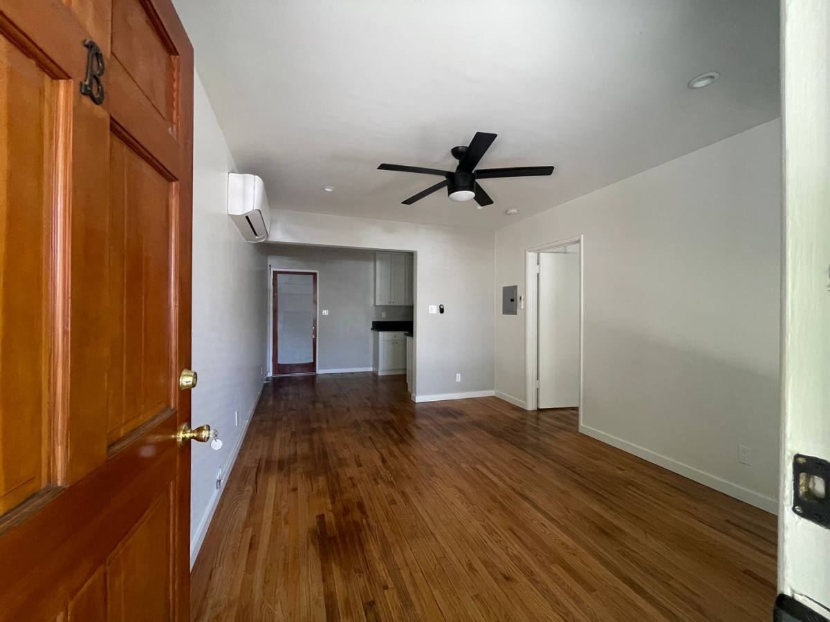 Apartment for rent at 1445 E Maple St, Glendale, CA 91205