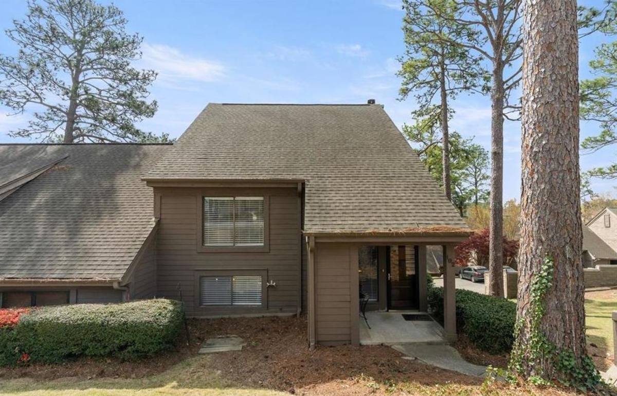 Condo for rent at 102 Cambrian Way, Birmingham, AL 35242