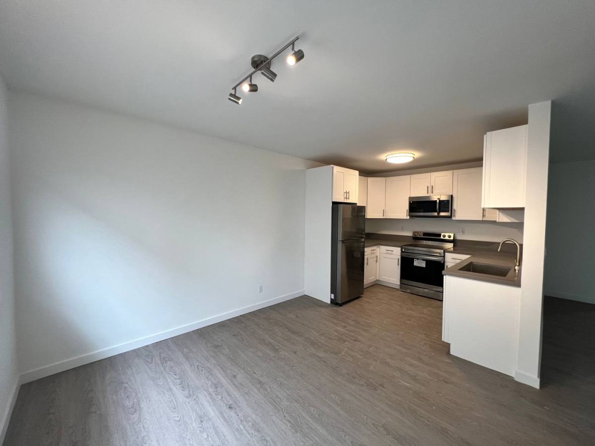 Apartment for rent at 634 E Harvard Rd, Burbank, CA 91501
