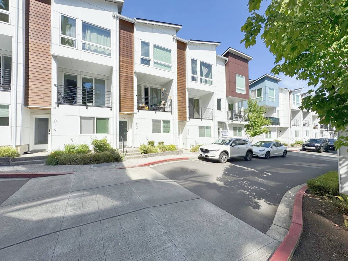Townhouse for rent at 8543 22nd Place NE, Seattle, WA 98115