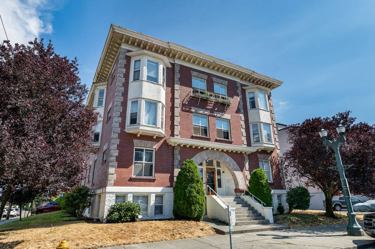 Apartment for rent at 2501 Colby Ave, Everett, WA 98201