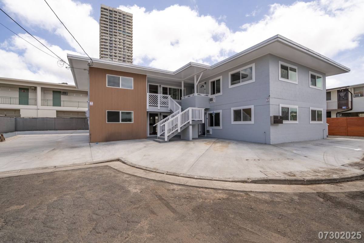 Apartment for rent at 829 Waiaka Place, Honolulu, HI 96826