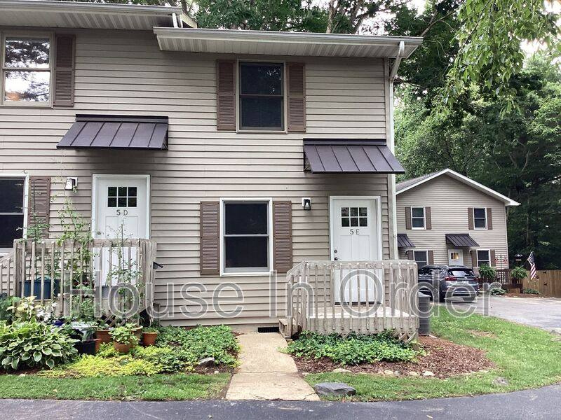 Townhouse for rent at 5 Rathfarnham Rd E #5, Asheville, NC 28803