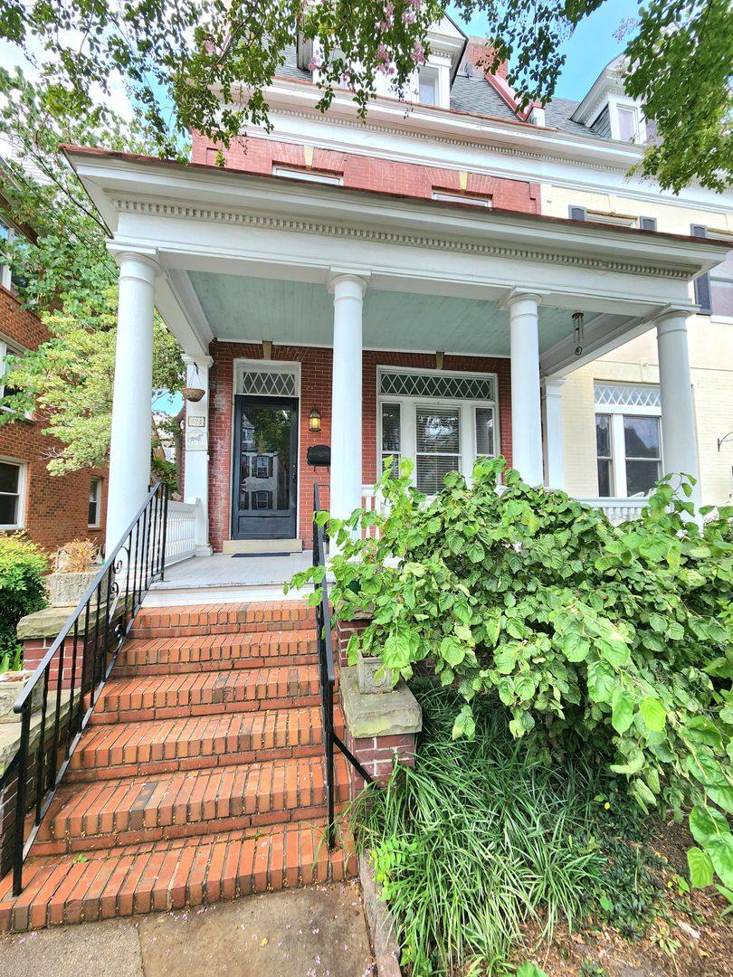 House for rent at 624 Redgate Ave, Norfolk, VA 23507