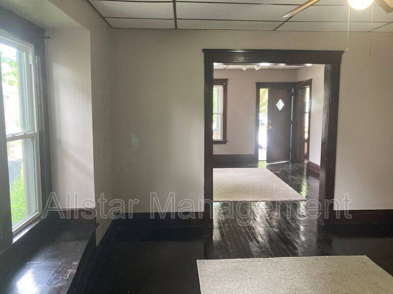 Apartment for rent at 3786 W 37 St #1, Cleveland, OH 44109