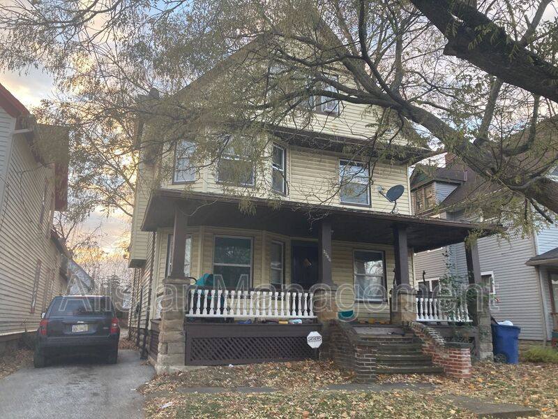 Apartment for rent at 3786 W 37 St #1, Cleveland, OH 44109
