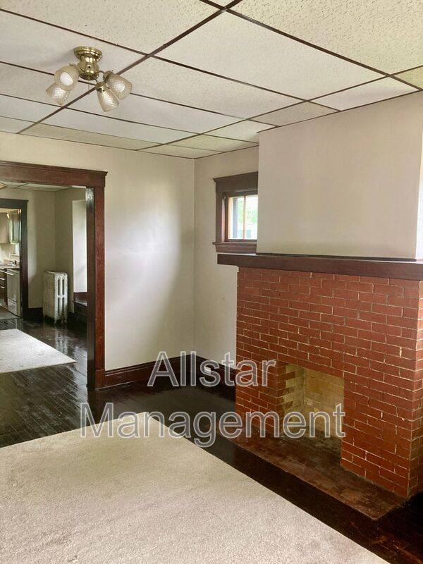 Apartment for rent at 3786 W 37 St #1, Cleveland, OH 44109
