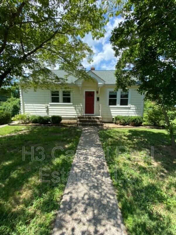 House for rent at 709 Payne St, Edwardsville, IL 62025