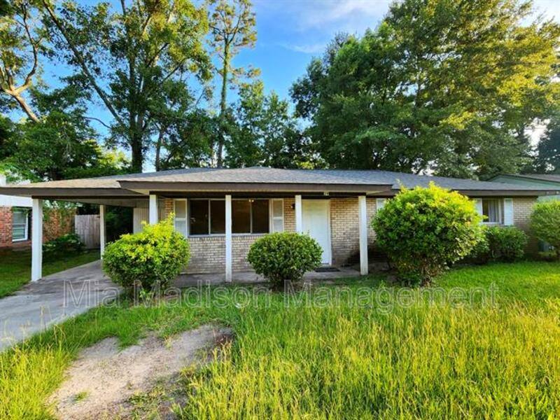 House for rent at 39 E Fairmont Ave, Savannah, GA 31406