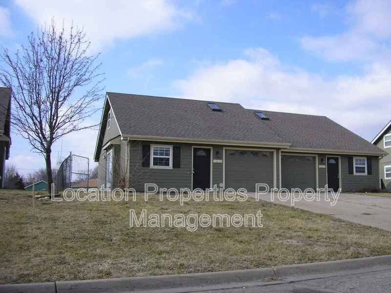 Townhouse for rent at 2523 Morningside Dr #1, Lawrence, KS 66047