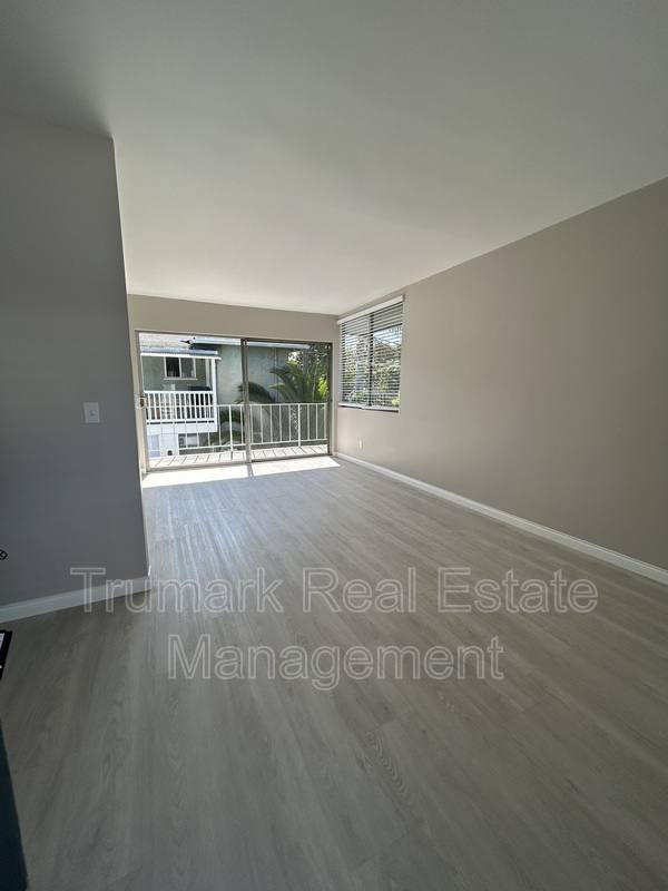 Apartment for rent at 1005 E Garfield Ave #5, Glendale, CA 91205