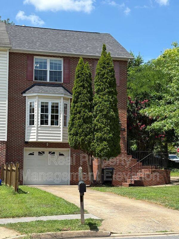 Townhouse for rent at 2027 Harvest Dr, Winchester, VA 22601