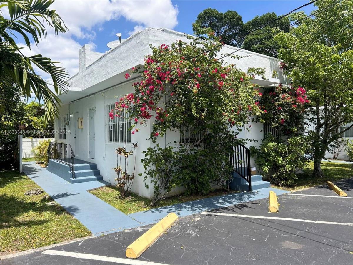 Apartment for rent at 601 NW 90th St #11-11, Miami, FL 33150